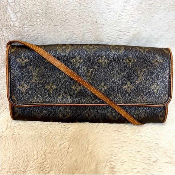 Louis Vuitton Vintage Monogram Pochette Twin GM - Picture 5 of 17